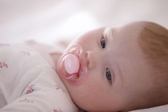 Пустушка для дівчинки Philips Avent Freeflow, рожева, 2 шт. (SCF178/23)