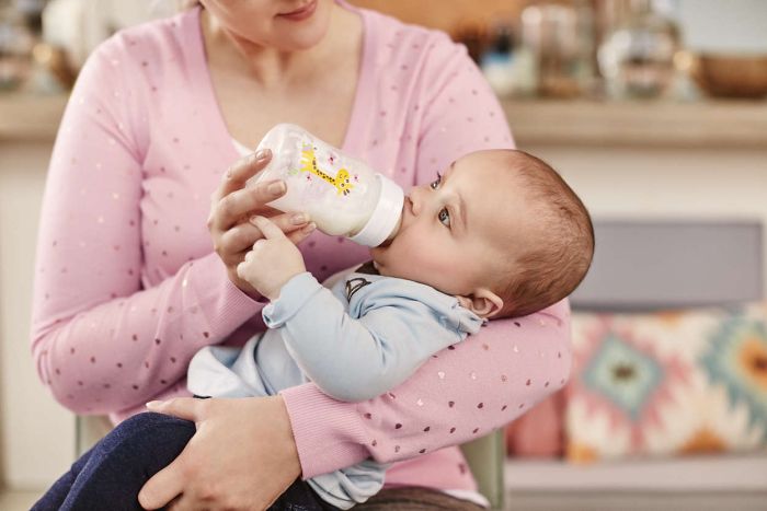 Пляшечка для годування Philips Avent Classic+, жираф, 260 мл (SCF574/12)