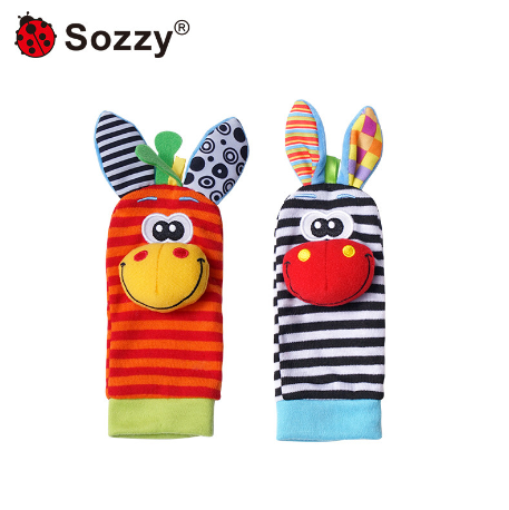 Набір з брязгальцами (шкарпетки та браслетік)  Sozzy